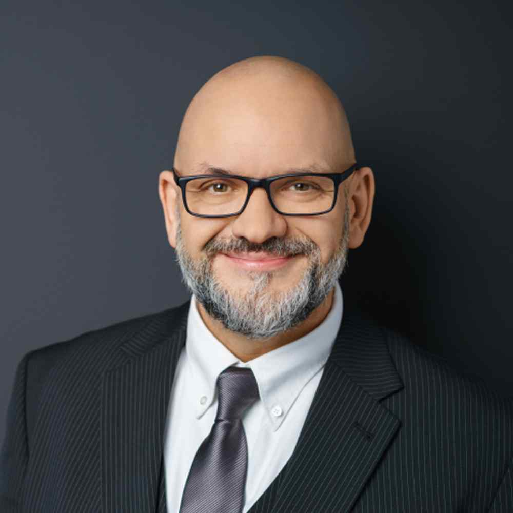 https://abogadoxsoto.com/wp-content/uploads/2019/02/team_01.jpg